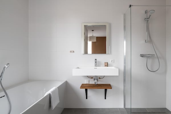 Foto van Luxe woning in Nieuwvliet-Bad met zwembad - Vakantiehuis in Nieuwvliet - BathRoom
