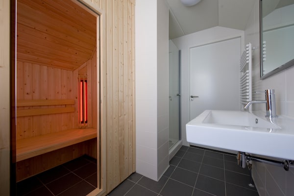 Foto van Villa in Cadzand-Bad bij Noordzeestrand - Vakantiehuis in Cadzand-Bad - BathRoom