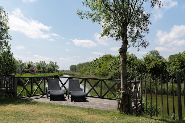 Foto van Stijlvolle bungalow vlakbij het strand - Vakantiehuis in Breskens - TerraceBalcony