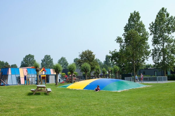 Foto van Betoverend chalet op 600 m van de zee - Vakantiehuis in Breskens - ParkFacilities