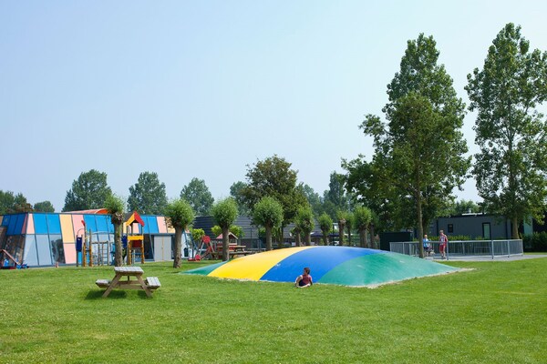 Foto van Modern vakantiehuis op 600 m van de zee - Vakantiehuis in Breskens - ParkFacilities
