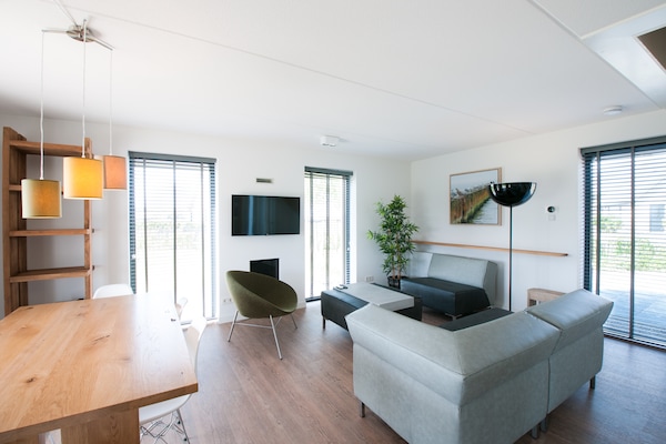 Foto van Villa Oesterdam | 6 personen - Vakantiehuis in Tholen - LivingRoom