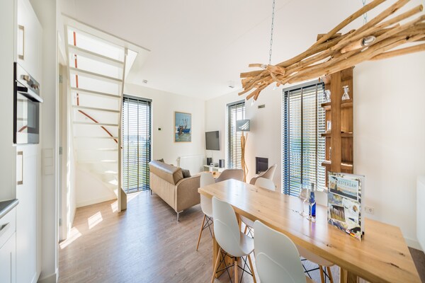 Foto van Villa Oesterdam | 6 personen - Vakantiehuis in Tholen - LivingRoom