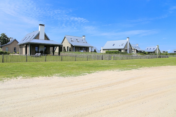 Foto van Villa Oesterdam Deluxe | 8 slaapplaatsen - Vakantiehuis in Tholen - AreaSummer1KM