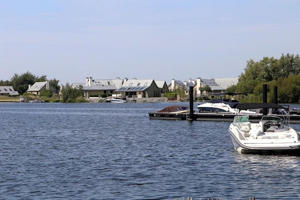 Foto van Villa Oesterdam Deluxe | 8 slaapplaatsen - Vakantiehuis in Tholen - AreaSummer20KM