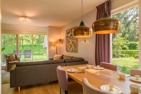 Foto van Moderne bungalow met privésauna - Vakantiehuis in Diessen-Baarschot - LivingRoom