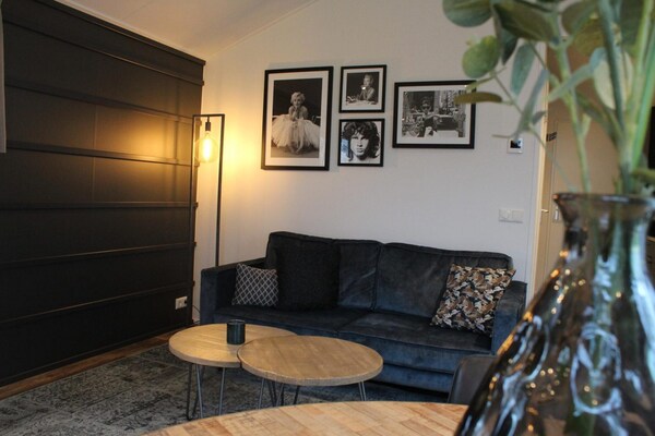Foto van Eigentijds chalet in Kaatsheuvel - Vakantiehuis in Kaatsheuvel - LivingRoom