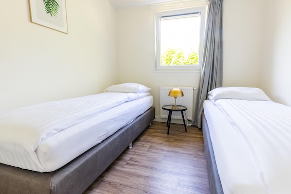 Foto van Chalet in Nederland bij Vijver - Vakantiehuis in Veldhoven - BedRoom