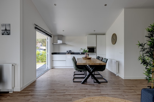 Foto van Chalet aan vijver in Eindhoven Vakantiepark - Vakantiehuis in Veldhoven - Kitchen