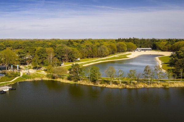 Foto van Lodge in Bospark met Sauna & Tuin - Vakantiehuis in Mierlo - ParkFacilities
