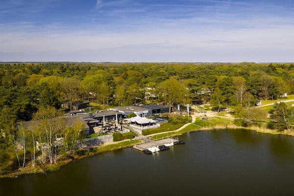 Foto van Lodge in Bospark 't Wolfsven met Tuin - Vakantiehuis in Mierlo - ParkFacilities