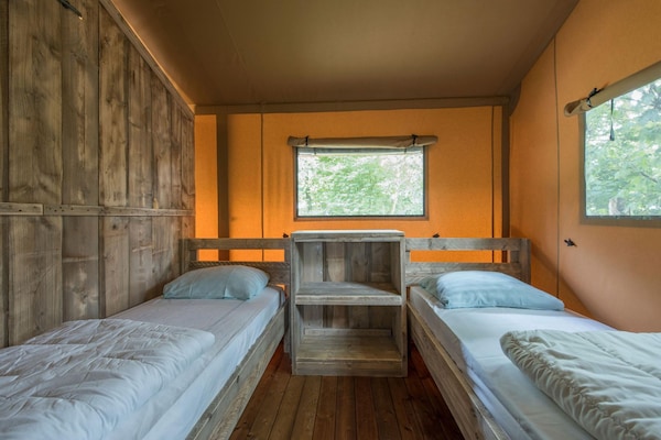 Foto van Bos Safari Tent Retreat - Vakantiehuis in Mierlo - BedRoom