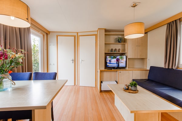 Foto van Chalet aan het Leukermeer - Vakantiehuis in Well - LivingRoom