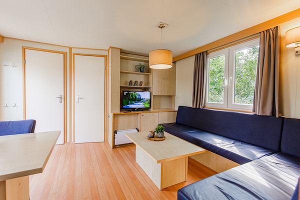 Foto van Chalet aan het Leukermeer - Vakantiehuis in Well - LivingRoom