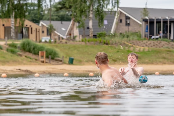 Foto van Chalet aan het Leukermeer - Vakantiehuis in Well - ParkFacilities