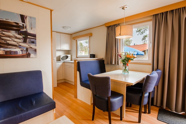 Foto van Chalet aan het Leukermeer - Vakantiehuis in Well - LivingRoom