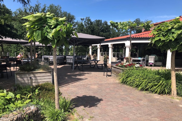 Foto van Familie- en huisdieruitje | Arcen - Vakantiehuis in Arcen - ParkFacilities