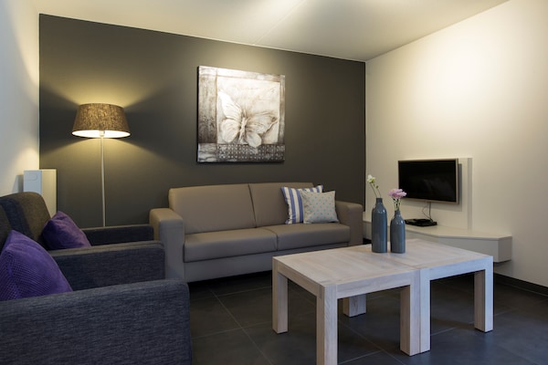 Foto van Luxe villa in Arcen met tuin en zonnestraler - Vakantiehuis in Arcen - LivingRoom