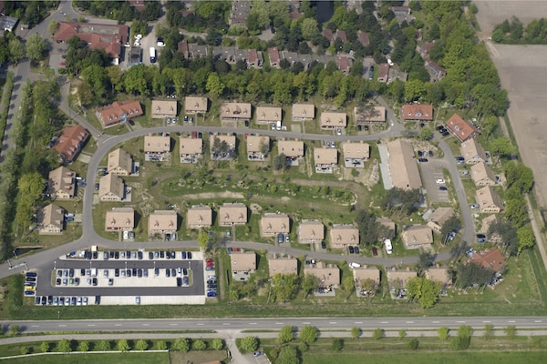 Foto van Bungalow in Weerterbergen met Haard - Vakantiehuis in Weert - ExteriorSummer