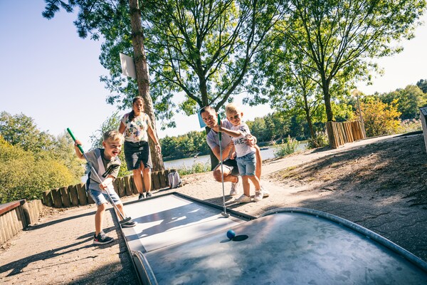 Foto van Bungalow in Weerterbergen met Haard - Vakantiehuis in Weert - ParkFacilities
