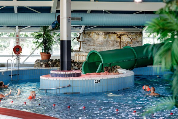 Foto van Bungalow in Weerterbergen met Haard - Vakantiehuis in Weert - PoolOfHouse