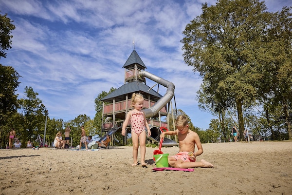 Foto van Boerderij in Limburg met Subtropisch Zwembad - Vakantiehuis in Roggel - ParkFacilities