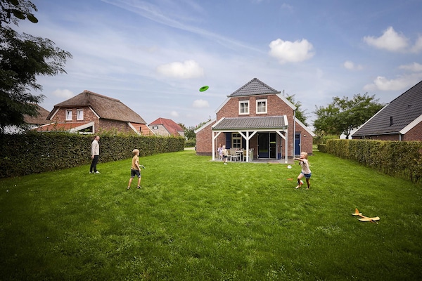 Foto van Boerderij in Limburg met Sauna & Zwembad - Vakantiehuis in Roggel - GardenSummer