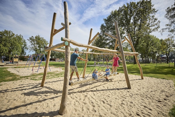 Foto van Boerderij in Limburg met Sauna & Zwembad - Vakantiehuis in Roggel - ParkFacilities