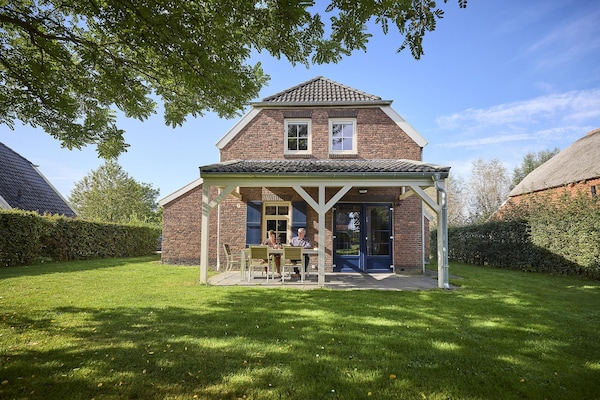 Foto van Boerderij in Limburg met Sauna & Zwembad - Vakantiehuis in Roggel - ExteriorSummer