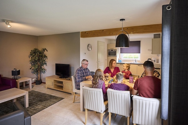 Foto van Boerderij in Limburg met Sauna & Zwembad - Vakantiehuis in Roggel - DiningRoom