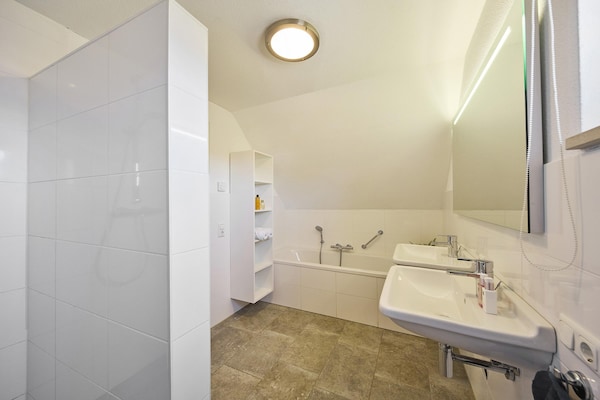 Foto van Boerderij in Limburg bij Maasplassen - Vakantiehuis in Roggel - BathRoom