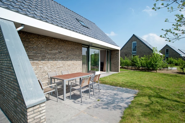Foto van Ontsnapping uit een kwispelend meer - Vakantiehuis in Heel - TerraceBalcony