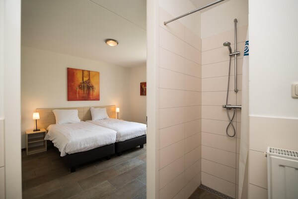 Foto van Ontsnapping uit een kwispelend meer - Vakantiehuis in Heel - BedRoom