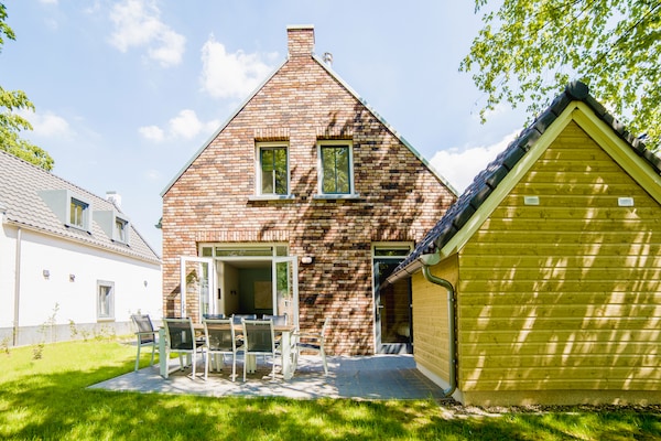 Foto van Villa in Maastricht met Sauna & Bubbelbad - Vakantiehuis in Maastricht - GardenSummer