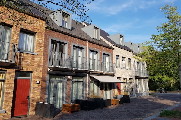 Foto van Appartement in Maastricht met Zwembad - Vakantiehuis in Maastricht - ExteriorSummer