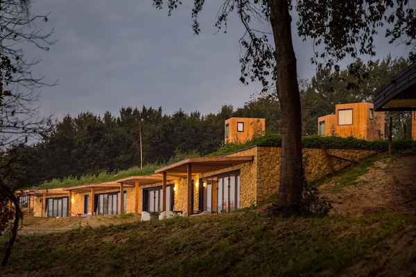 Foto van Leuke heuvellodge in Gulpen met geweldig uitzicht - Vakantiehuis in Gulpen - AreaSummer1KM
