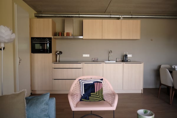 Foto van Leuke heuvellodge in Gulpen met geweldig uitzicht - Vakantiehuis in Gulpen - Kitchen