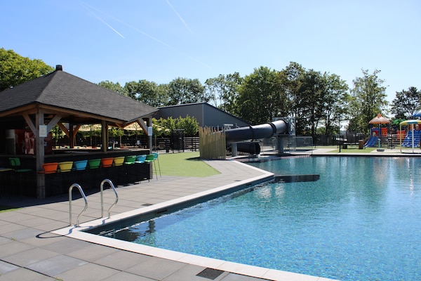 Foto van Chalet in Gelderland met ruime tuin - Vakantiehuis in Lathum - ParkFacilities
