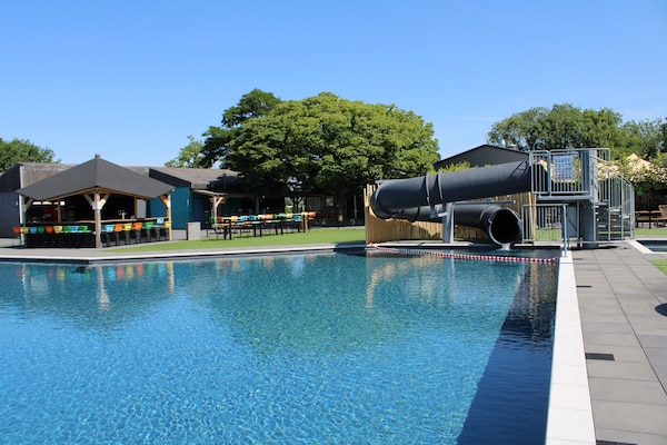 Foto van Glamping Tent bij Rhederlaag Meer - Vakantiehuis in Lathum - ParkFacilities