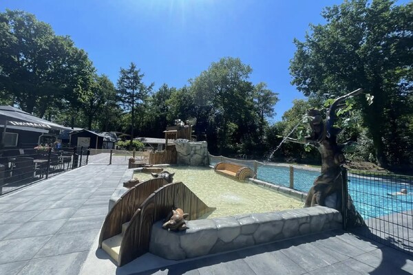 Foto van Uniek chalet aan de vijver - Vakantiehuis in Hoenderloo - ParkFacilities