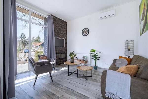 Foto van Luxe verblijf nabij Veluwepark - Vakantiehuis in Hoenderloo - LivingRoom