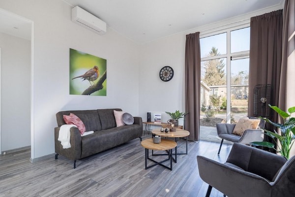 Foto van Luxe verblijf nabij Veluwepark - Vakantiehuis in Hoenderloo - LivingRoom