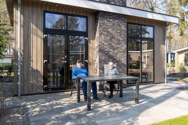 Foto van Luxe verblijf nabij Veluwepark - Vakantiehuis in Hoenderloo - TerraceBalcony