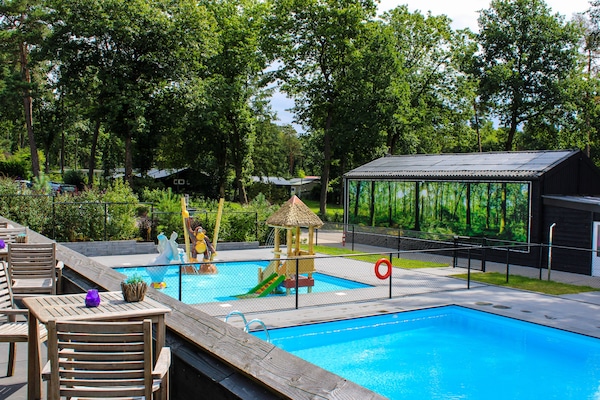 Foto van Luxe verblijf nabij Veluwepark - Vakantiehuis in Hoenderloo - ParkFacilities