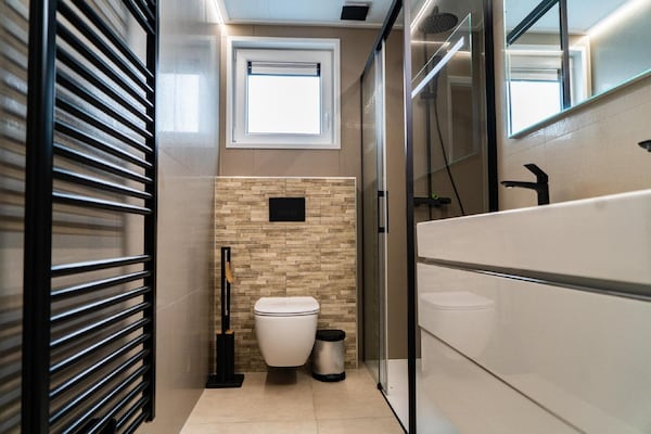 Foto van Elegant landchalet in Gelders - Vakantiehuis in Hoenderloo - BathRoom