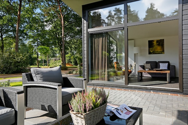 Foto van Bos Lodge met heerlijke tuin - Vakantiehuis in Markelo - TerraceBalcony