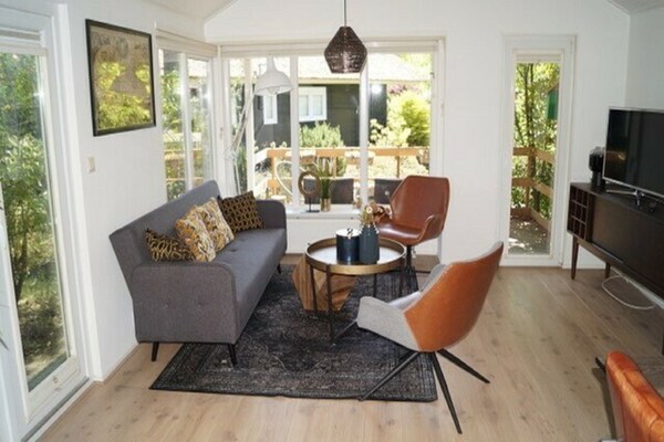 Foto van Charmant chalet aan de vijver - Vakantiehuis in Markelo - LivingRoom