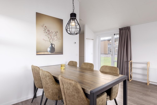 Foto van Schilderachtig toevluchtsoord aan het meer - Vakantiehuis in Hoge Hexel - DiningRoom