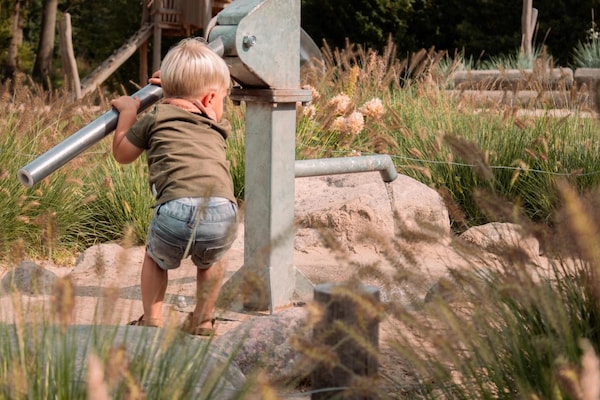 Foto van Luxe Familietent met Speelruimte - Vakantiehuis in Balkbrug - ParkFacilities