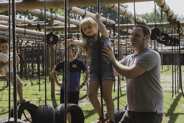 Foto van Luxe Familietent met Speelruimte - Vakantiehuis in Balkbrug - ParkFacilities
